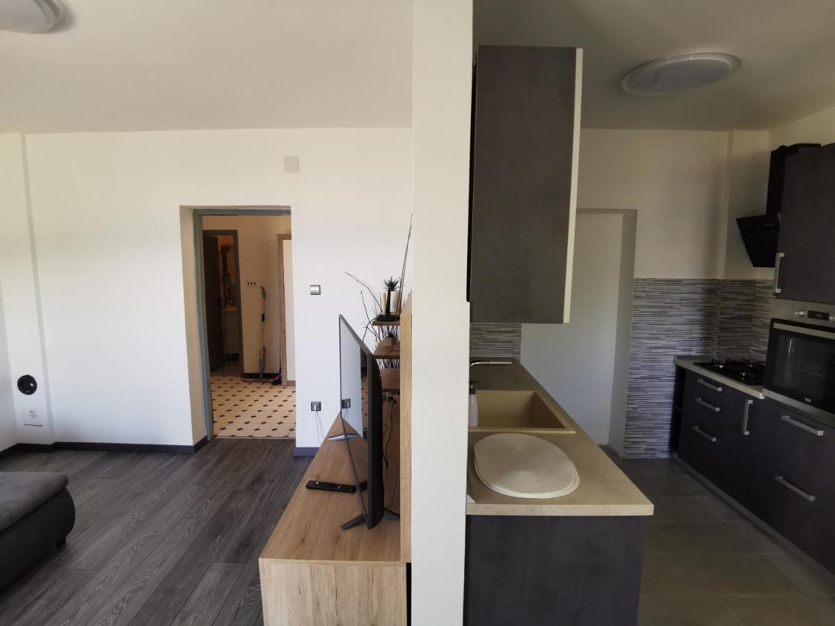 DeeDee Apartment Senj  Buitenkant foto