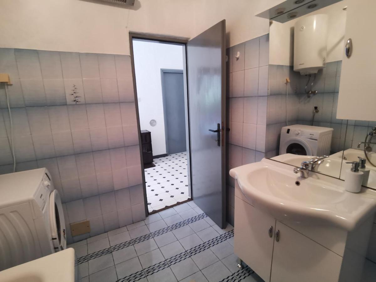 DeeDee Apartment Senj  Buitenkant foto
